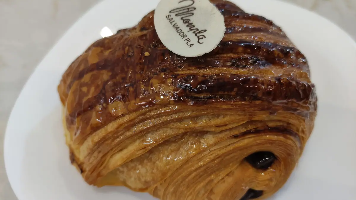 Charlotte Cakes, Danielles Desserts – patisserie in Rothwell town centre